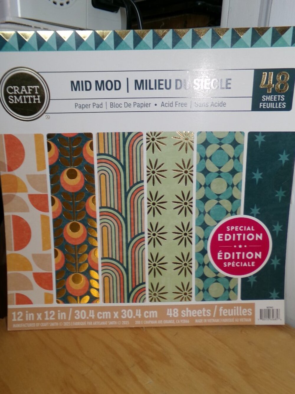 **Moving Sale** CraftSmith NWT Mid Mod 12x12 Paper Pad